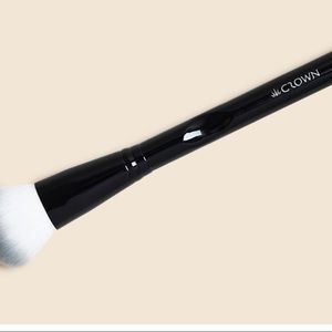 CROWN blush highlighter brush bran new